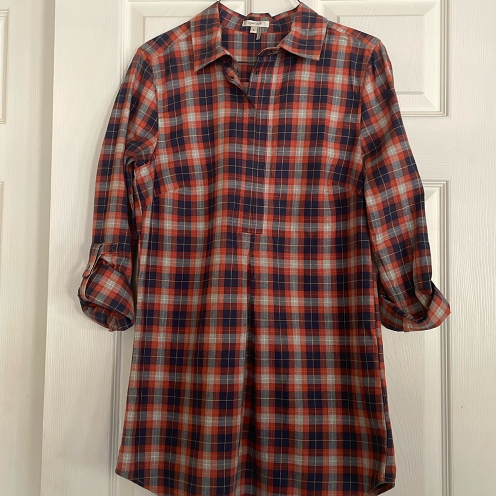 Tyler Boe Plaid long sleeve w/roll up option with hidden snap closure - size S